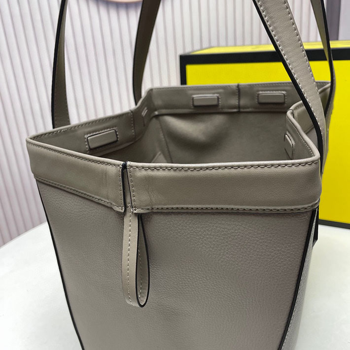 最高級フェンディスーパーコピー フェンディバッグコピー Fendi Origami ミディアム コルダグレー レザー 変形バッグ 8BH414APZAF11WS - 画像 (4)