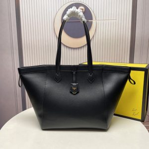 レディース フェンディ トートバッグ