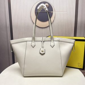 フェンディ トートバッグ 新作