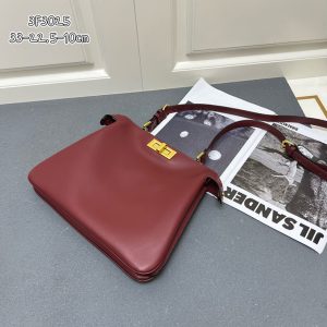 フェンディ ピーカブー 定価