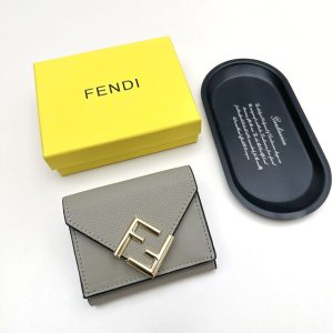 フェンディ 財布 レディース 人気