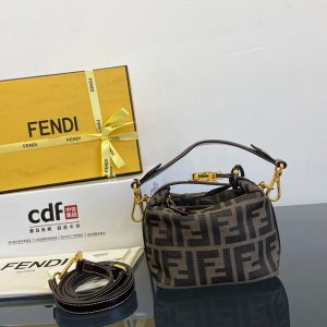 レディース フェンディポーチ