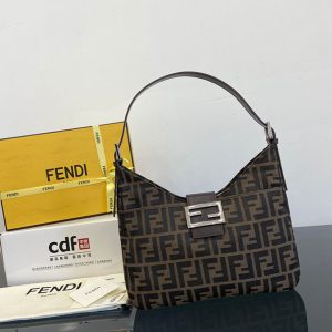 フェンディ ズッカ柄 流行り
