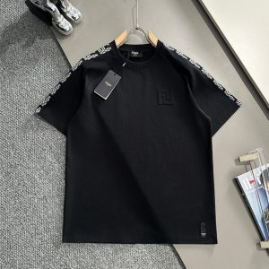 フェンディ モンスター 服