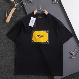 fendi ロゴtシャツ