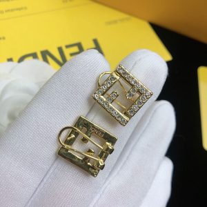 フェンディ ピアス 人気