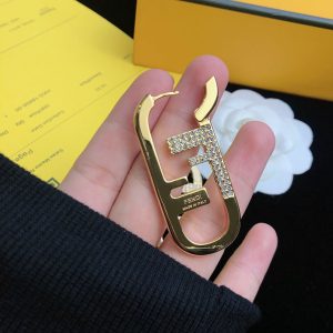 フェンディ ピアス 新作