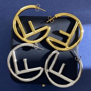 フェンディ 鍵ピアス
