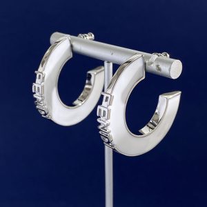ピアス ブランド 50代