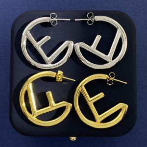 ピアス ブランド 40代