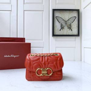 salvatore ferragamo アウトレット価格