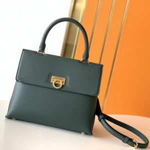 Ferragamo バッグ アウトレット