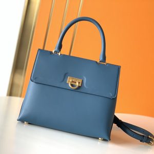 レディース ferragamo バッグ人気