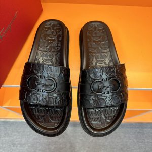 トングサンダル ヒール