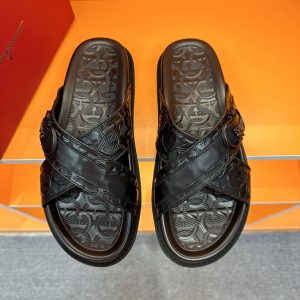 革サンダル メンズ ブランド