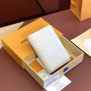 ルイヴィトン 財布 二つ折り新品