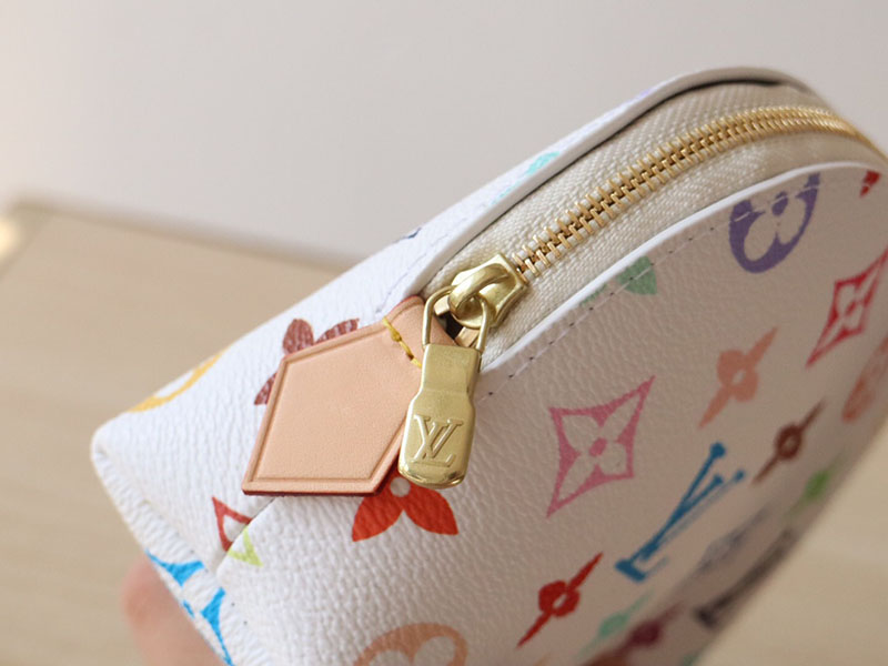最高級ルイヴィトンスーパーコピー ルイヴィトンバッグコピー LV × TM ポシェット・コスメティック PM M13744 マルチカラー - 画像 (4)