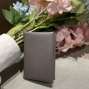 エルメス カルヴィデュオ 定価