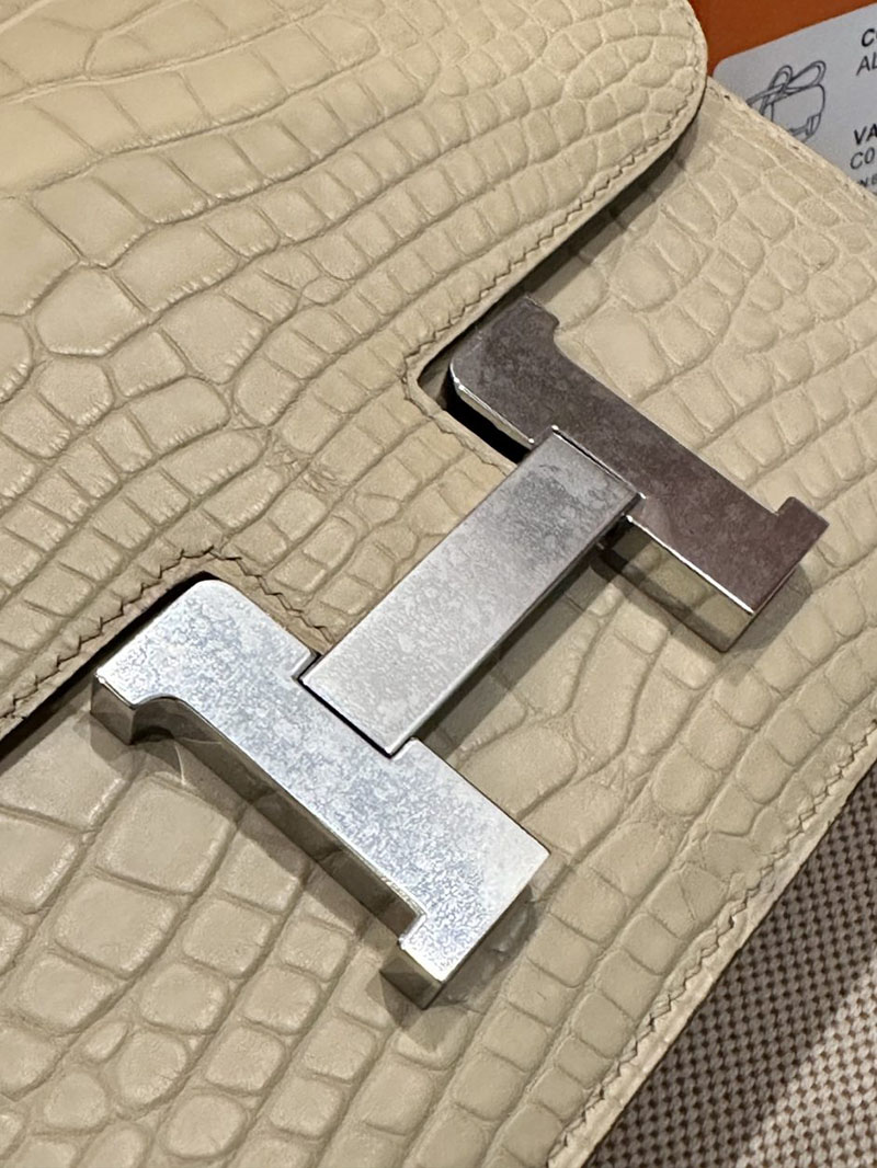エルメス アウトレット 店舗 HERMES コンスタンス3 ミニ ヴァニラ クロコダイル アリゲーターマット シルバー金具 2520845 エルメス コンスタンス クロコ - 画像 (14)
