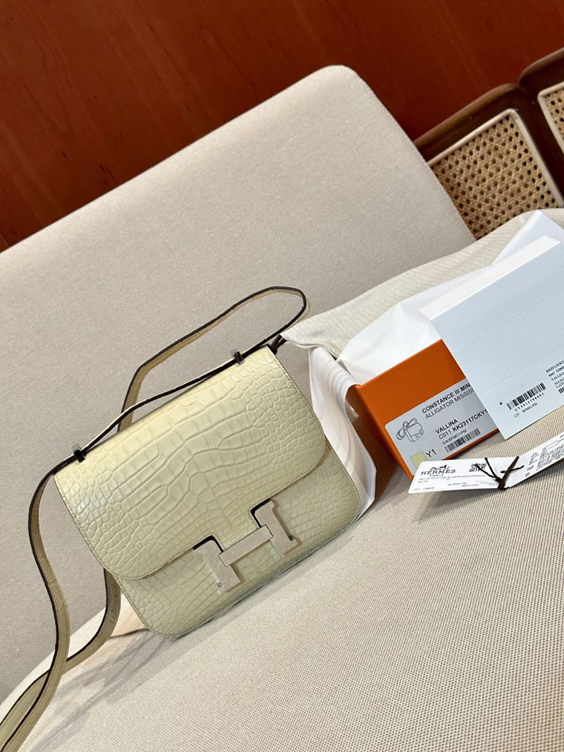 エルメス アウトレット 店舗 HERMES コンスタンス3 ミニ ヴァニラ クロコダイル アリゲーターマット シルバー金具 2520845 エルメス コンスタンス クロコ - 画像 (11)
