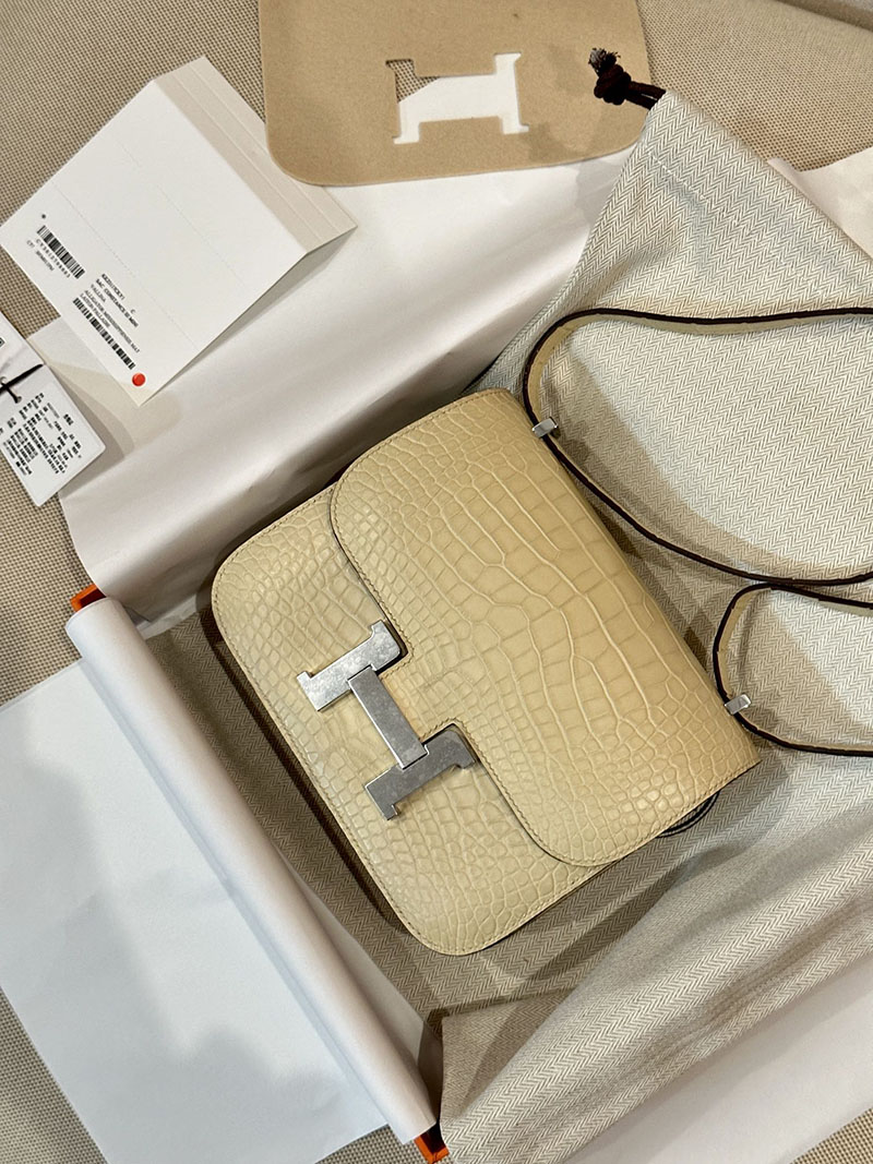 エルメス アウトレット 店舗 HERMES コンスタンス3 ミニ ヴァニラ クロコダイル アリゲーターマット シルバー金具 2520845 エルメス コンスタンス クロコ - 画像 (10)