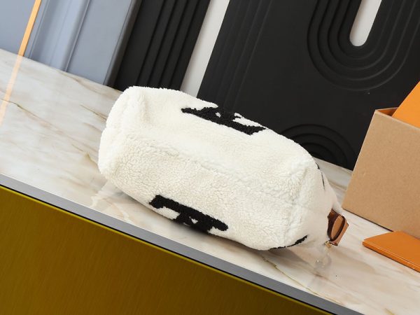 ルイヴィトン ポシェット･ヒルズ LV Hills Pochette ホワイト/ブラック M11920 牛革 lv301015 N品 ルイヴィトン バッグ 人気 - 画像 (7)