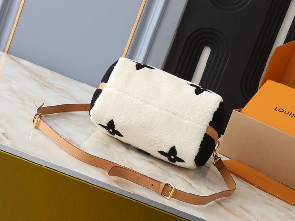 ルイヴィトン LV Ski スピーディ･バンドリエール 25 ホワイト/ブラック M23468 牛革 lv301020 N品 スピーディ バンドリエール 25 値上げ - 画像 (7)