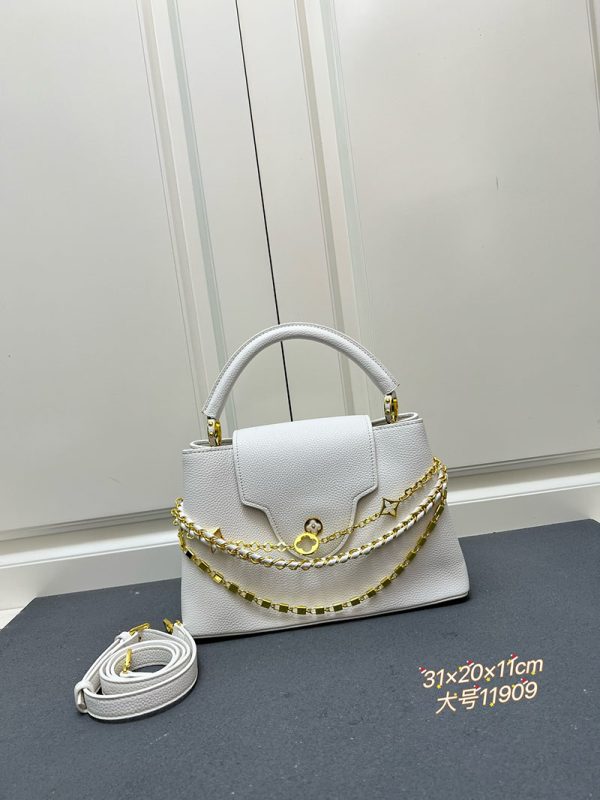 ルイヴィトン カプシーヌ MM 2way ショルダー ハンドバッグ 斜め掛け トリヨンレザー ホワイト ゴールド金具 lv301025 カプシーヌ ヴィトン 値段 - 画像 (9)