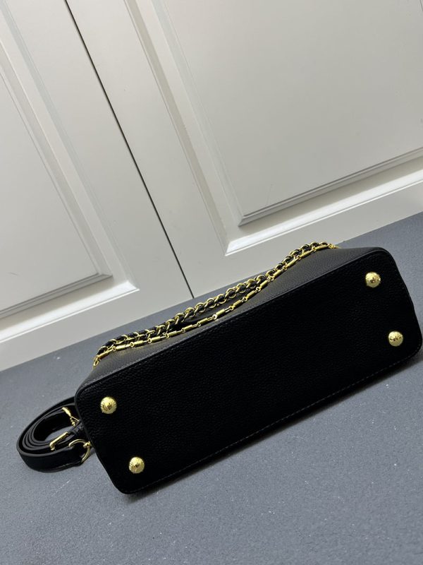ルイヴィトン カプシーヌ MM 2way ショルダー ハンドバッグ 斜め掛け トリヨンレザー ブラック ゴールド金具 lv301027 ヴィトン カプシーヌ 新作 - 画像 (4)