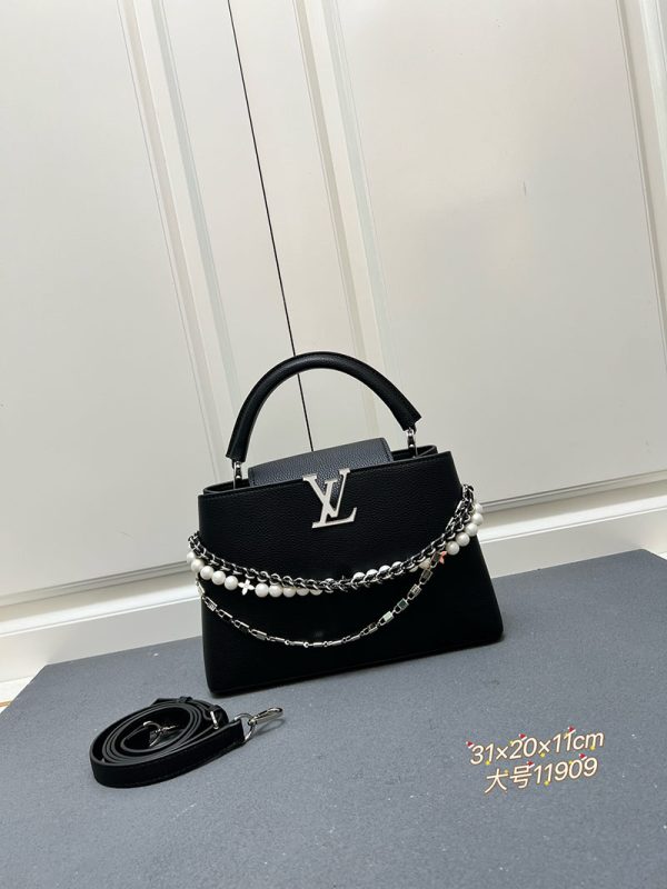 ルイヴィトン カプシーヌ MM 2way ショルダー ハンドバッグ 斜め掛け トリヨンレザー ブラック シルバー金具 lv301028 ルイヴィトン ハンドバッグ - 画像 (9)