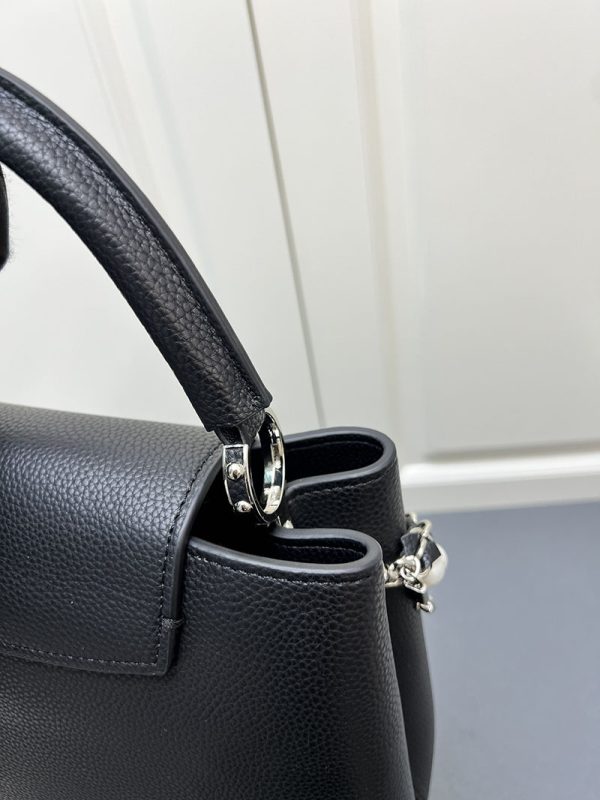 ルイヴィトン カプシーヌ MM 2way ショルダー ハンドバッグ 斜め掛け トリヨンレザー ブラック シルバー金具 lv301028 ルイヴィトン ハンドバッグ - 画像 (5)