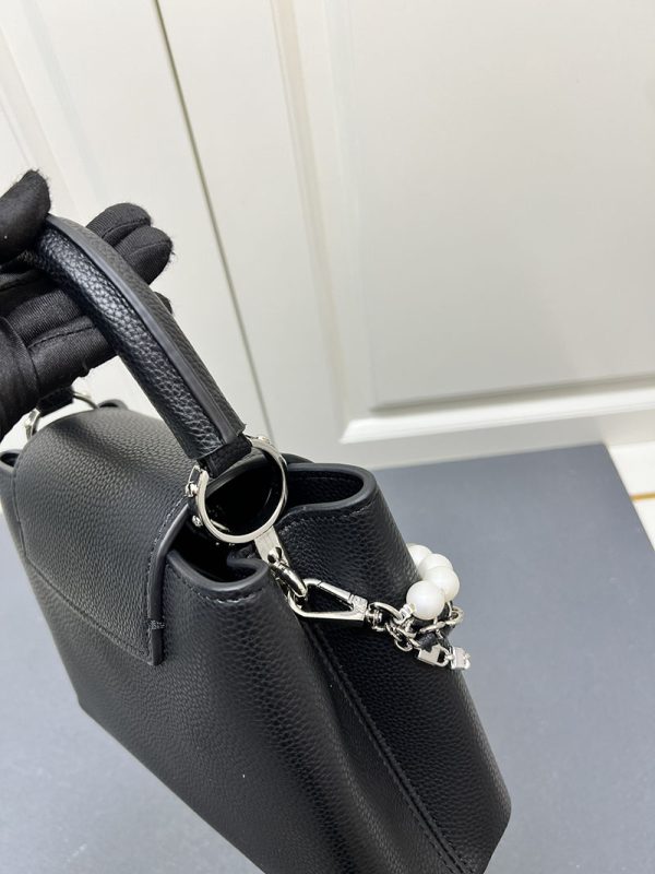 ルイヴィトン カプシーヌ BB ハンドバッグ 斜め掛け トリヨンレザー ブラック M12345 lv301032 N品 斜めがけバッグ レディース ルイヴィトンバッグ人気順 - 画像 (6)