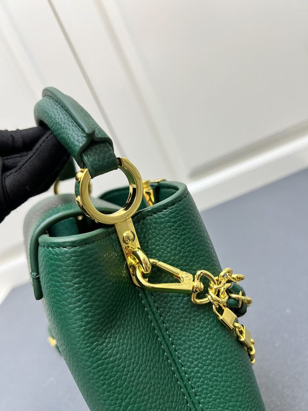ルイヴィトン カプシーヌ mini グリーン M12344 トリヨンレザー lv301034 N品 ルイヴィトン 斜めがけ レディース 廃盤 - 画像 (6)
