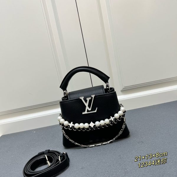 ルイヴィトン カプシーヌ mini ブラック M12344 トリヨンレザー lv301035 N品 ルイヴィトン 斜めがけ レディース 廃盤 - 画像 (9)
