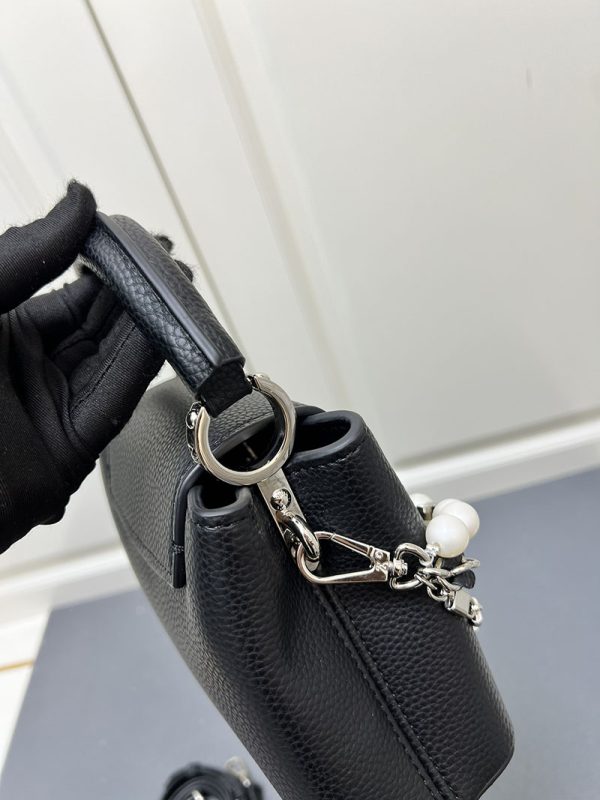 ルイヴィトン カプシーヌ mini ブラック M12344 トリヨンレザー lv301035 N品 ルイヴィトン 斜めがけ レディース 廃盤 - 画像 (6)