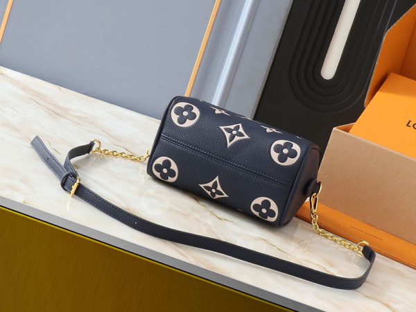 ルイヴィトン バイカラー モノグラム・アンプラント スピーディ・バンドリエール20 ネイビー M47048 N品 スピーディバンドリエール20 使い勝手 - 画像 (7)