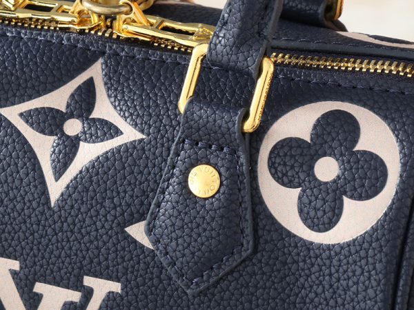 ルイヴィトン バイカラー モノグラム・アンプラント スピーディ・バンドリエール20 ネイビー M47048 N品 スピーディバンドリエール20 使い勝手 - 画像 (5)