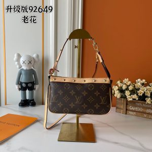 ルイヴィトン 化粧バッグ