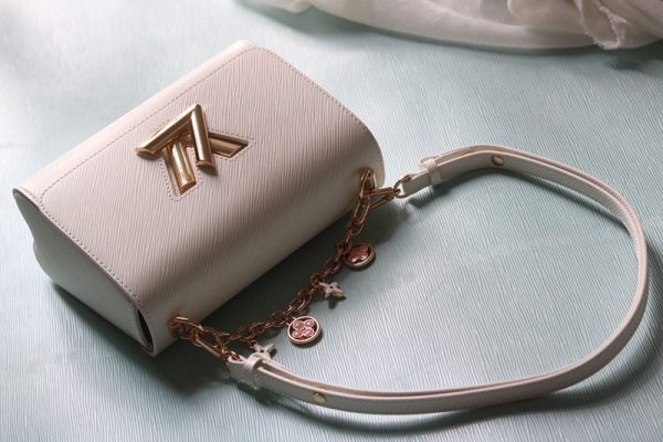 ルイヴィトン アウトレット 店舗 VUITTON ツイスト MM ショルダーバッグ M11724 ホワイト N品 ルイヴィトン エピ バッグ 人気 - 画像 (9)