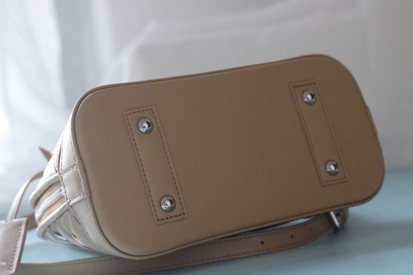 ルイヴィトン アウトレット 店舗 VUITTON アルマ BB M24153 ベージュ lv301084 ルイヴィトン アルマ 人気 - 画像 (6)