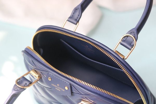 ルイヴィトン アウトレット 店舗 VUITTON ヴェルニ アルマ BB マルタージュ ブルーマリーヌ M23666 レディース ラムレザー 2WAYバッグ - 画像 (2)