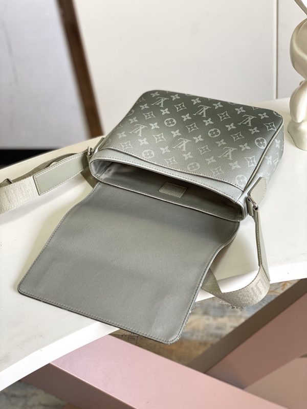 ルイヴィトン バッグの人気 超N品 LOUIS VUITTON モノグラム グラディエント ディストリクトPM NV3 M11593 メンズ ショルダーバッグ - 画像 (4)