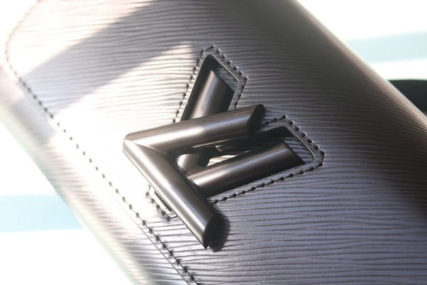 ルイヴィトン アウトレット 店舗 VUITTON ツイスト WEST ブラック M25336 エピ バッグ lv301097 N品 ルイヴィトン エピ ショルダーバッグ - 画像 (8)