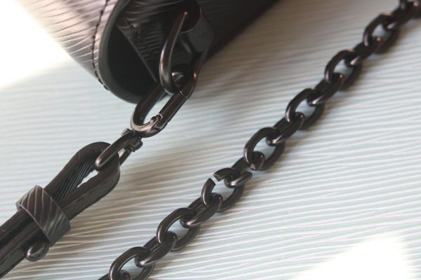 ルイヴィトン アウトレット 店舗 VUITTON ツイスト WEST ブラック M25336 エピ バッグ lv301097 N品 ルイヴィトン エピ ショルダーバッグ - 画像 (6)