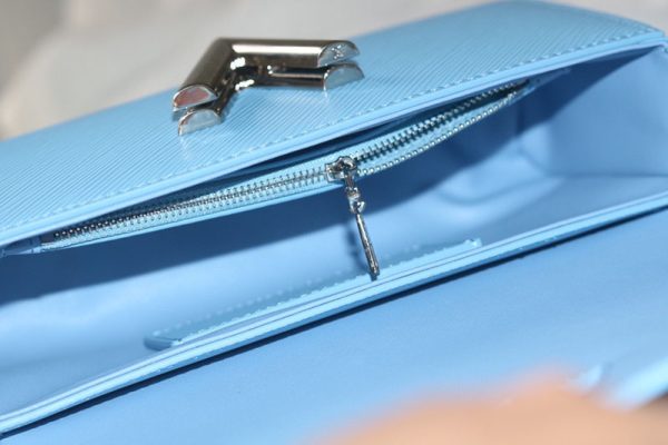 ルイヴィトン アウトレット 店舗 VUITTON ツイスト WEST キャンディ ブルー M24566 エピ バッグ lv301100 N品 ルイヴィトン エピ バッグ 人気 - 画像 (2)