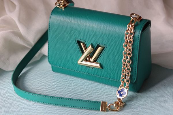 ルイヴィトン アウトレット 店舗 LV エピ ツイストMM チェーンショルダーバッグ lv301124 グリーン N品 チェーンバッグ 流行り いつまで - 画像 (9)