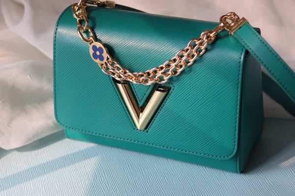 ルイヴィトン アウトレット 店舗 LV エピ ツイストMM チェーンショルダーバッグ lv301124 グリーン N品 チェーンバッグ 流行り いつまで - 画像 (8)