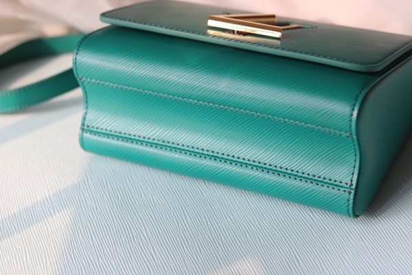 ルイヴィトン アウトレット 店舗 LV エピ ツイストMM チェーンショルダーバッグ lv301124 グリーン N品 チェーンバッグ 流行り いつまで - 画像 (3)