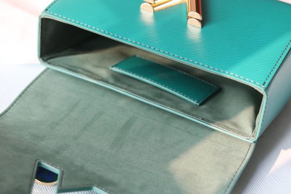 ルイヴィトン アウトレット 店舗 LV エピ ツイストMM チェーンショルダーバッグ lv301124 グリーン N品 チェーンバッグ 流行り いつまで - 画像 (2)