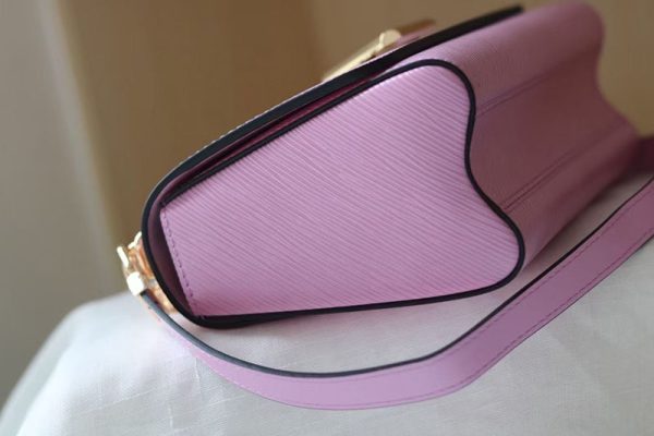 ルイヴィトン アウトレット 店舗 LV エピ ツイストMM チェーンショルダーバッグ lv301125 マシュマロ N品 チェーンショルダーバッグ ミニ - 画像 (6)